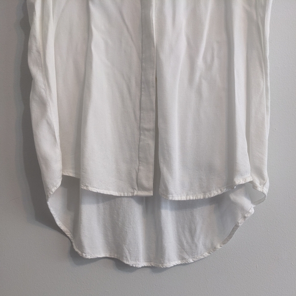 Lord & Taylor Petites Sleeveless Button Down Shirt - Picture 7 of 9